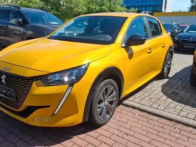 Gebraucht Peugeot e-208 Active 100 kW (136 PS) 2022 Gelb Kleinwagen