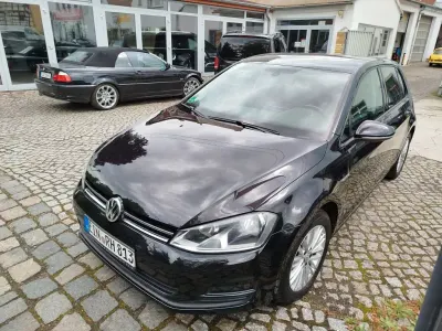 Second-hand VW Golf VII Comfortline 86 CP (63 kW) 2014 Negru Berlinǎ