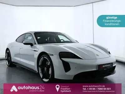 Usata Porsche Taycan 350 kW (476 CV) 2021 Bianco Berlina