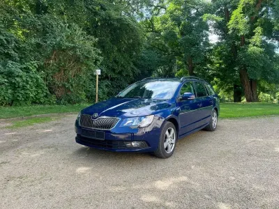 Gebraucht Skoda Superb Active 125 PS (91 kW) 2014 Blau Kombi