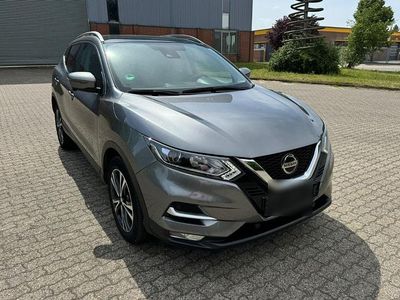 Grau Gebraucht 2020 Nissan Qashqai 360º SUV | 18.500 € (Fairer Preis)