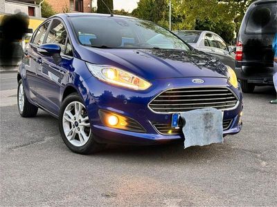 Blau Gebraucht 2015 Ford Fiesta Kleinwagen | 4.750 € (Fairer Preis)
