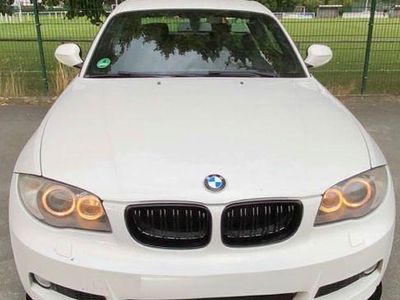 Gebraucht BMW 120 Sport Line 170 PS (125 kW) 2010 Weiß Kleinwagen