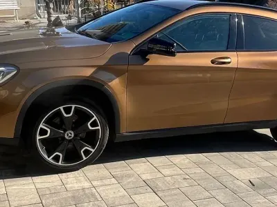 Używany Mercedes GLA220 185 KM (136 kW) 2017 Złoty SUV