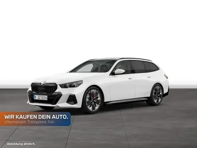 Gebraucht BMW 540 Comfort Edition 286 PS (210 kW) 2026 Alpinweiss Kombi