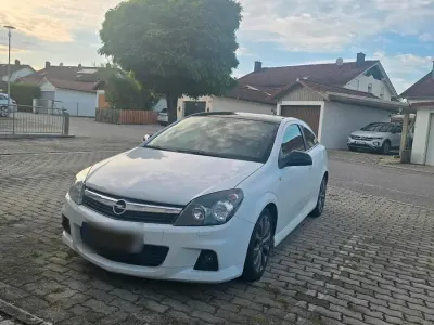 Gebraucht Opel Astra GTC Edition 140 PS (102 kW) 2010 Weiß Coupé