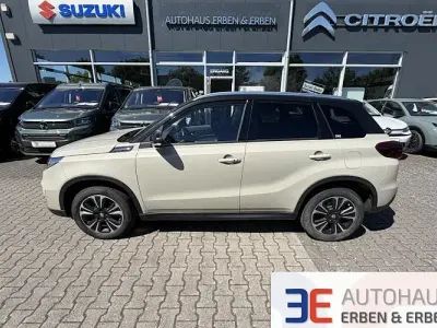 Gebraucht Suzuki Vitara Comfort+ 116 PS (85 kW) 2022 Schwarz SUV