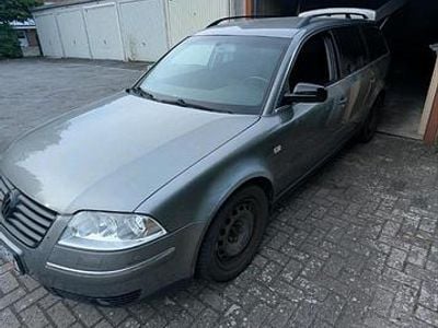 Gebraucht VW Passat 150 PS (110 kW) 2002 Silber Kombi