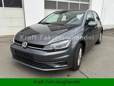 Gebraucht VW Golf VII Trendline 116 PS (85 kW) 2018 Grau Limousine
