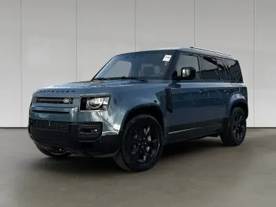 Gebraucht Land Rover Defender SE Dynamic 304 PS (223 kW) 2025 Tasman blue SUV