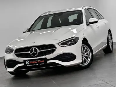 Gebraucht Mercedes 220 Avantgarde 200 PS (147 kW) 2022 Weiß Limousine