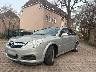Begagnad Opel Vectra 141 HK (103 kW) 2007 Grå Sedan