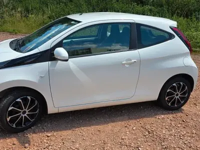 Gebraucht Toyota Aygo X-play 72 PS (52 kW) 2019 Weiß Kleinwagen