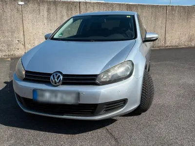 Gebraucht VW Golf VI 102 PS (75 kW) 2009 Silber Coupé