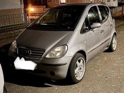 Silber Gebraucht 2000 Mercedes A190 Kleinwagen | 2.000 €