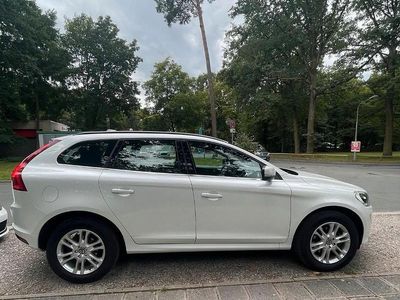 Gebraucht Volvo XC60 Ocean Race 181 PS (133 kW) 2015 Weiß SUV