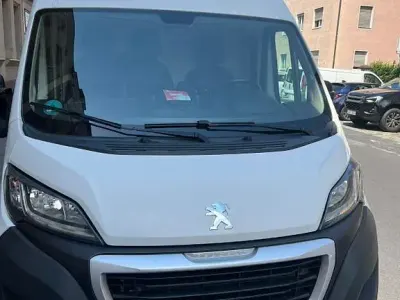 Gebraucht Peugeot Boxer 140 PS (102 kW) 2021 Weiß Van