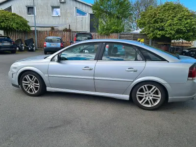 Usado Opel Vectra GTS 122 HP (89 kW) 2002 Prateado Sedan