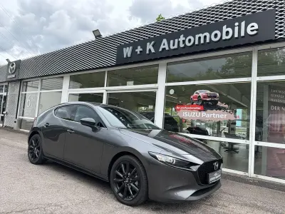 Neu Mazda 3 Homura-Line 140 PS (102 kW) 2025 Machine gray Limousine