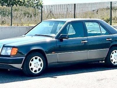 Usata Mercedes E320 Sportline 220 CV (161 kW) 1993 Grigio Station wagon