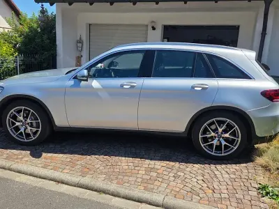 Gebraucht Mercedes GLC220 194 PS (142 kW) 2020 Silber SUV