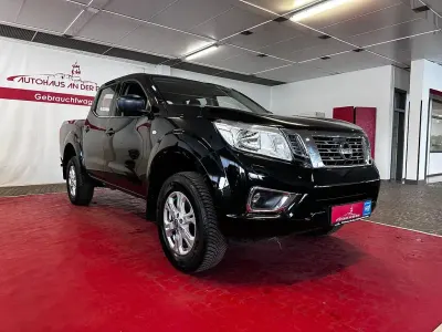 Käytetty Nissan Navara Acenta 190 HP (139 kW) 2022 Musta Nouto