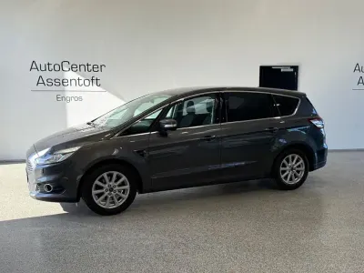 Gebraucht Ford S-MAX Titanium 179 PS (131 kW) 2017 Grau Van / Kleinbus