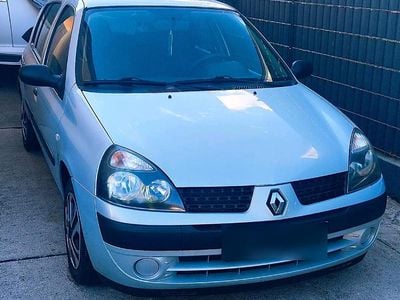 Second-hand Renault Clio II 75 CP (55 kW) 2003 Argintiu Hatchback
