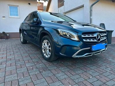 Mercedes GLA220