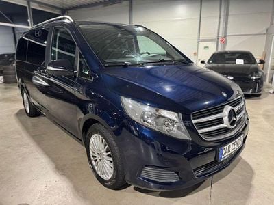 Blau Gebraucht 2015 Mercedes V250 Edition Van / Kleinbus | 35.950 € (Guter Preis)
