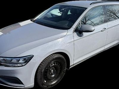 Gebraucht VW Passat Basis 122 PS (89 kW) 2022 Mondsteingrau Kombi