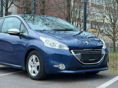 Gebraucht Peugeot 208 Allure 95 PS (69 kW) 2012 Blau Kleinwagen