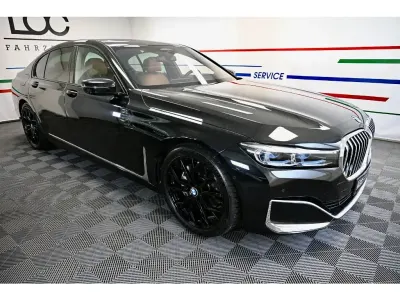 Gebraucht BMW 730 Shadowline 286 PS (210 kW) 2022 Saphirschwarz metallic Limousine
