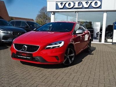 Usado Volvo V40 R-Design 122 HP (89 kW) 2017 Vermelho Sedan