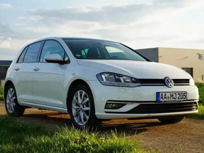 Używany VW Golf VII Comfortline 125 KM (91 kW) 2017 Biały Sedan/Limuzyna