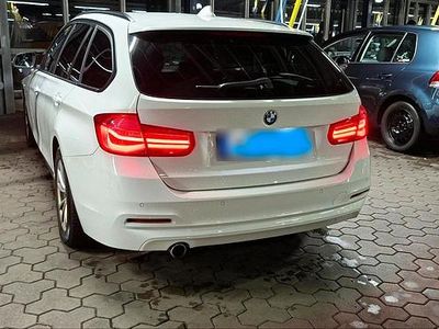 Usata BMW 318 150 CV (110 kW) 2015 Bianco Station wagon
