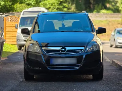 Gebraucht Opel Zafira Edition 140 PS (102 kW) 2010 Schwarz Van / Kleinbus