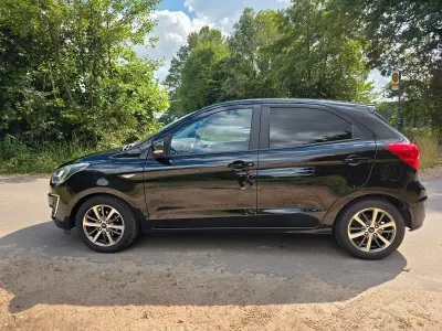 Gebraucht Ford Ka Plus 86 PS (63 kW) 2018 Schwarz Kleinwagen