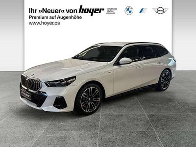 Gebraucht BMW 520 M Sport 197 PS (144 kW) 2025 Mineralweiß Kombi