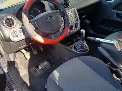 Gebraucht Ford Fiesta 69 PS (50 kW) 2005 Andere farben Kleinwagen