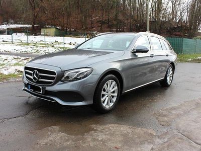 Grau Gebraucht 2019 Mercedes E220 Avantgarde Kombi | 28.900 € (Fairer Preis)