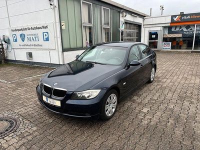 Gebraucht BMW 318 143 PS (105 kW) 2007 Monacoblau metallic Limousine
