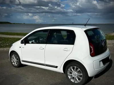 Gebraucht VW up! CLUB 60 PS (44 kW) 2015 Weiß Kleinwagen
