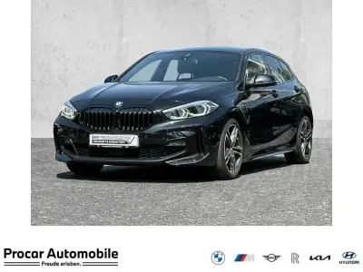 Gebraucht BMW 118 M Sport 150 PS (110 kW) 2022 Black sapphire Kleinwagen
