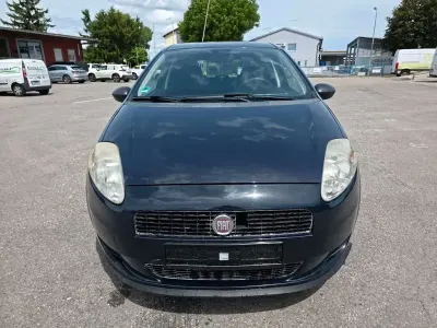 Gebraucht Fiat Punto Active 65 PS (47 kW) 2009 Blau Kleinwagen