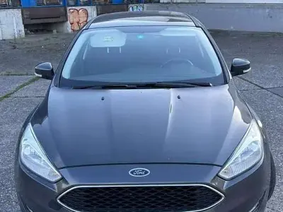 Gebraucht Ford Focus Trend 120 PS (88 kW) 2017 Grau Kombi