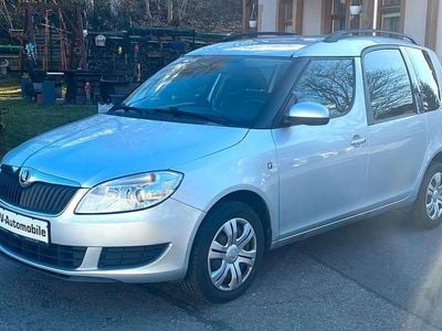 Gebraucht Skoda Roomster Plus Edition 90 PS (66 kW) 2014 Silber Van / Kleinbus