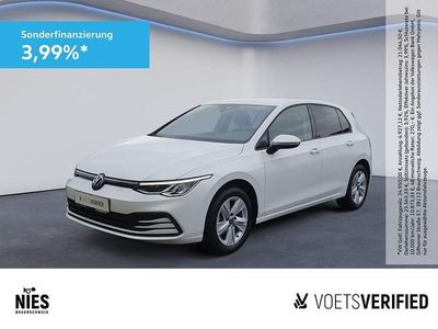 Gebraucht VW Golf VIII Life 131 PS (96 kW) 2024 Weiß Limousine