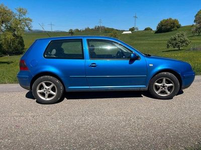 Usata VW Golf IV Trendline 75 CV (55 kW) 2005 Blu Berlina
