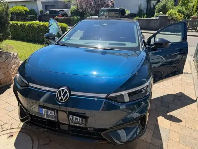Gebraucht VW ID.7 Pro 210 kW (286 PS) 2024 Blau Limousine